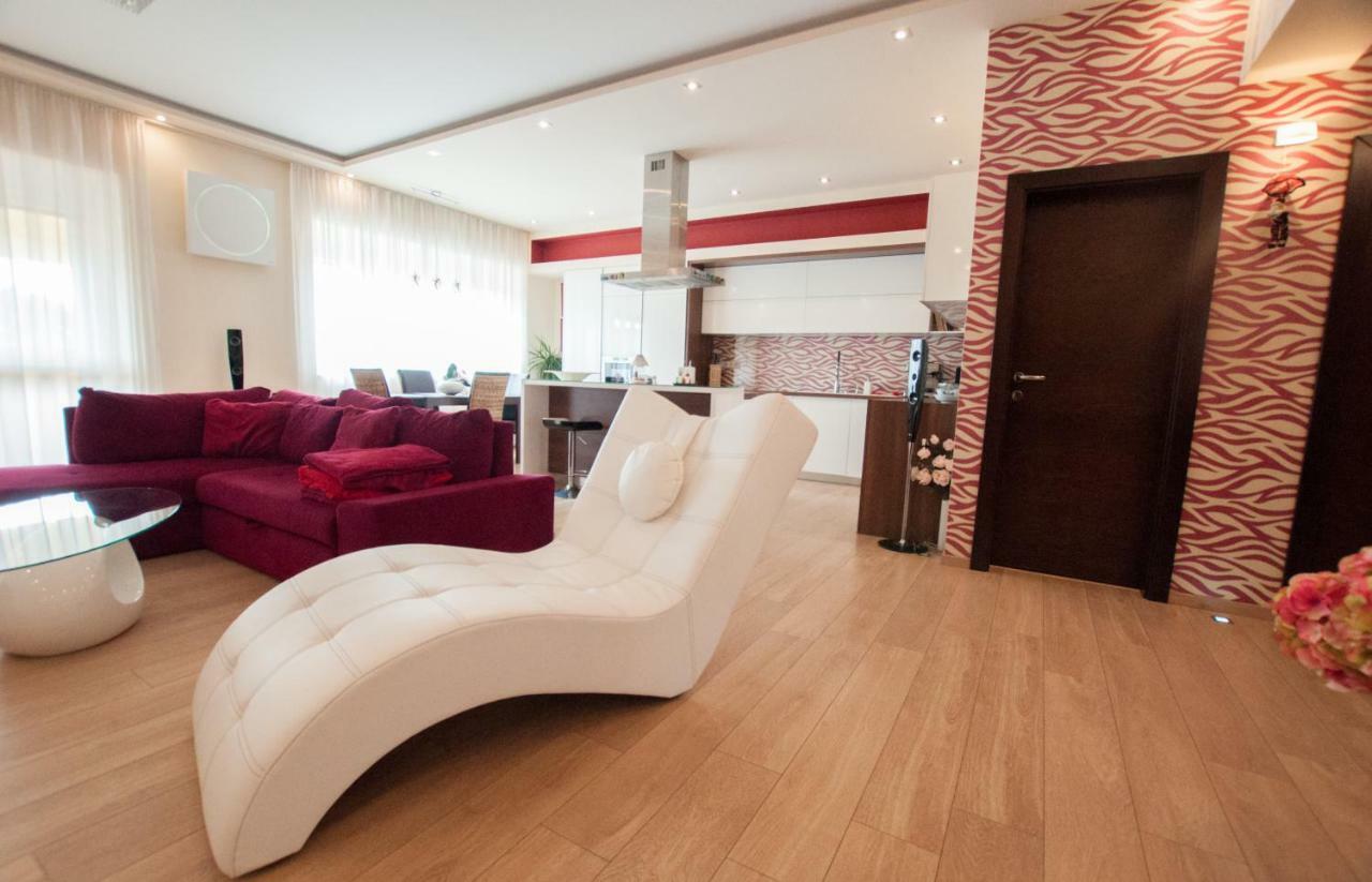 Prestige Apartment Komárno Zewnętrze zdjęcie